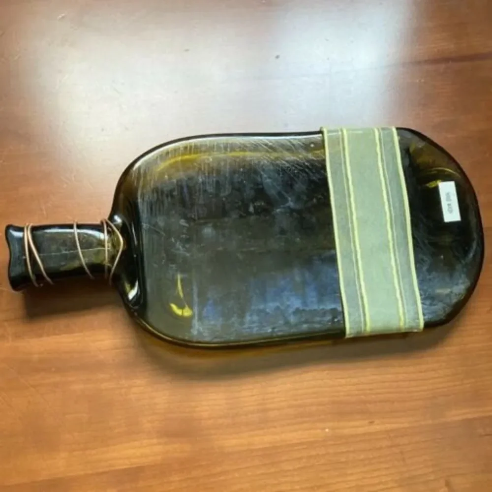 APPETIZER TRAY Wine Bottle Serving Tray Plate and Spreader Knife 13 x 6 inches